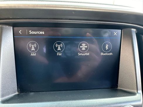 Used 2020 Chevrolet Colorado LT w/ Safety Package image 17