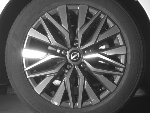 Used 2025 Nissan Altima 2.5 SV image 13