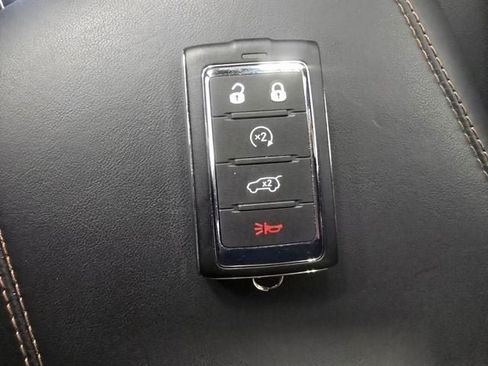 New 2025 Jeep Grand Cherokee Summit image 10