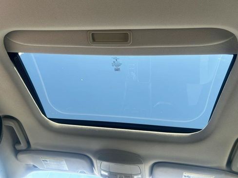 Used 2020 Ford Fusion SE FWD image 16