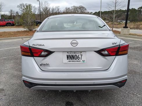 Used 2024 Nissan Altima 2.5 SV image 18