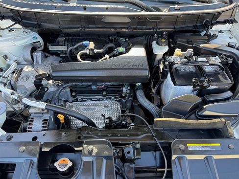 Used 2017 Nissan Rogue S FWD image 7