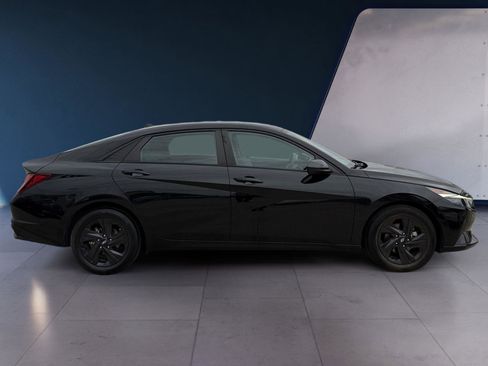 Used 2022 Hyundai Elantra SEL w/ Convenience Package image 6