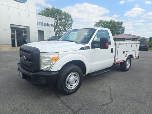 Used 2014 Ford F250 XL w/ Power Equipment Group RWD image 2
