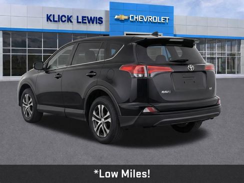 Used 2018 Toyota RAV4 LE w/ All Weather Liner Package FWD image 5