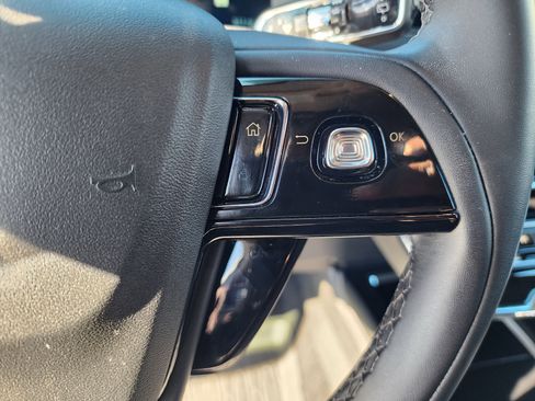 Used 2025 Lincoln Corsair FWD image 28