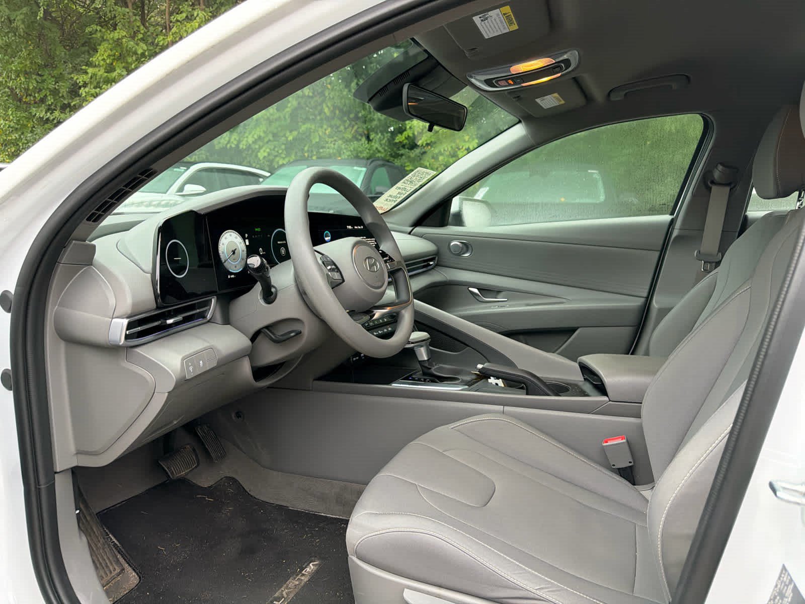 Certified 2024 Hyundai Elantra SEL FWD image 5
