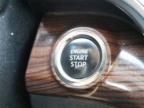 Used 2013 Toyota Avalon XLE image 22