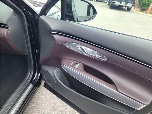 Used 2022 Genesis GV70 2.5T w/ Advanced Package image 30