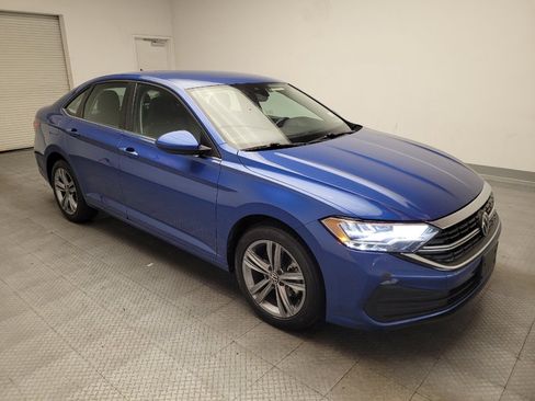 Used 2024 Volkswagen Jetta SE FWD image 13