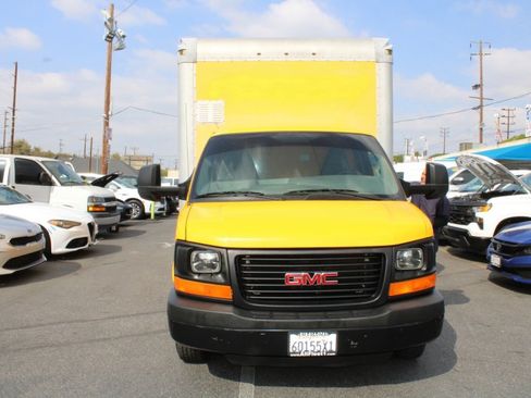 Used 2015 GMC Savana 3500 RWD image 2