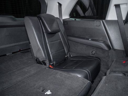 Certified 2025 Mercedes-Benz GLS 450 4MATIC image 14