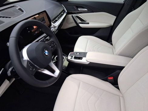 Used 2026 BMW X1 xDrive28i w/ Technology Package AWD/4WD image 4