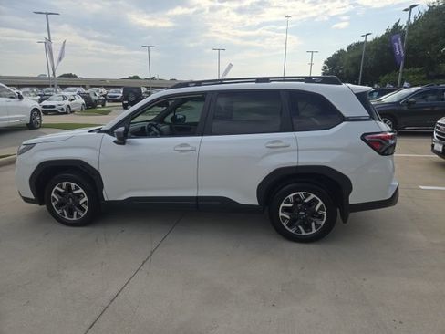 Used 2026 Subaru Forester Premium AWD/4WD image 5