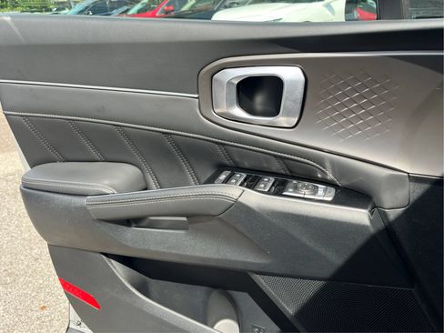 Used 2025 Kia Sorento SX FWD image 23