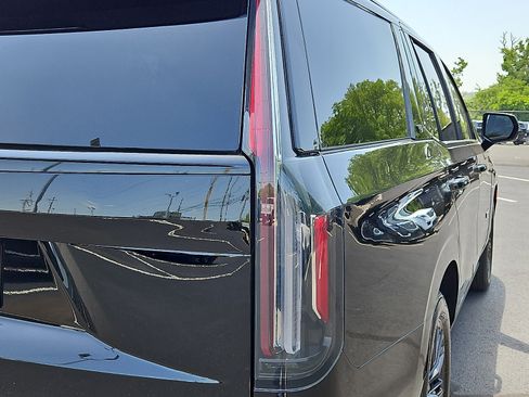 Used 2024 Cadillac Escalade V w/ LPO, ONYX Package AWD/4WD image 12