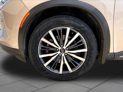Used 2023 INFINITI QX60 Sensory w/ Vision Package AWD/4WD image 10