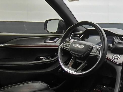 Used 2021 Jeep Grand Cherokee L Overland w/ Luxury Tech Group IV AWD/4WD image 24