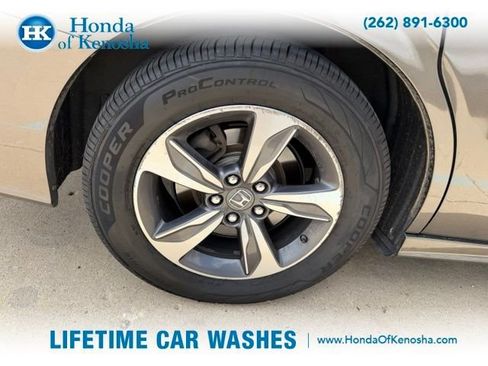 Used 2018 Honda Odyssey Touring image 3