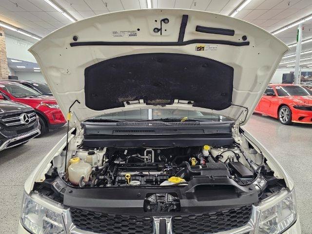 Used 2018 Dodge Journey SE w/ Connectivity Group FWD image 38