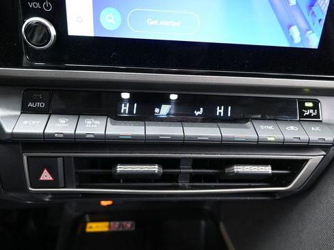 Used 2025 Toyota Camry LE image 20