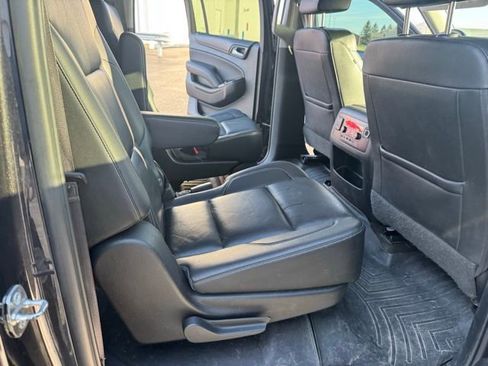 Used 2017 GMC Yukon XL SLT w/ Premium Edition image 13