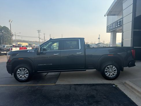 Used 2022 GMC Sierra 3500 Denali w/ Denali Ultimate Package image 8