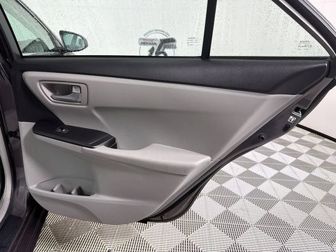 Used 2016 Toyota Camry LE image 16