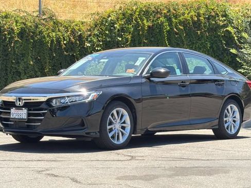 Certified 2022 Honda Accord LX image 9