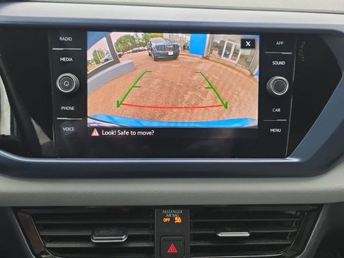 Used 2023 Volkswagen Taos SE image 25