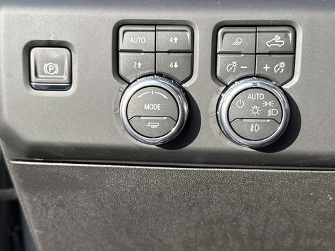 New 2026 GMC Sierra 2500 Denali Ultimate AWD/4WD image 18