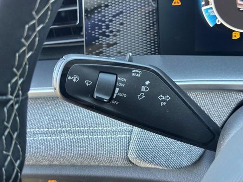 Used 2025 Volkswagen Tiguan S w/ 18" Wheel Package image 25