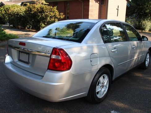 Used 2004 Chevrolet Malibu LS FWD image 3