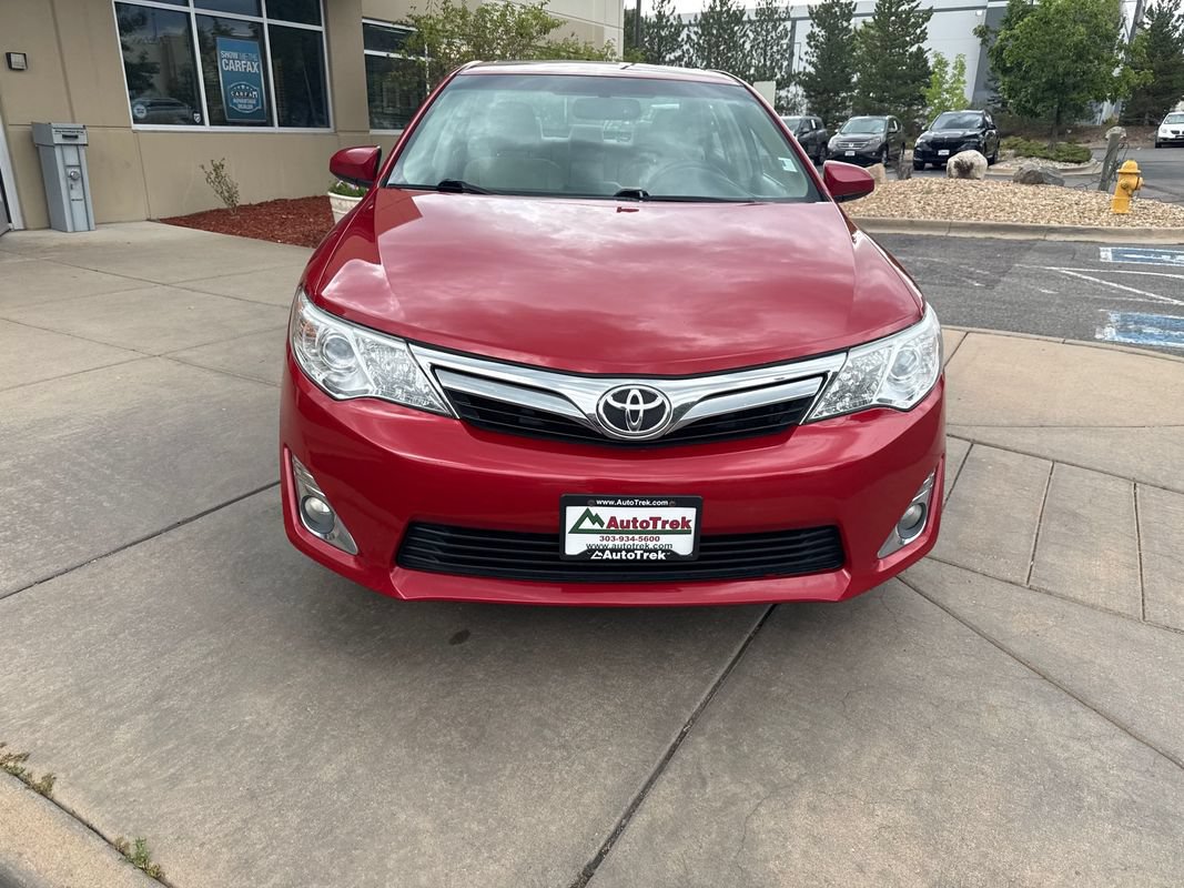 Used 2013 Toyota Camry XLE FWD image 3