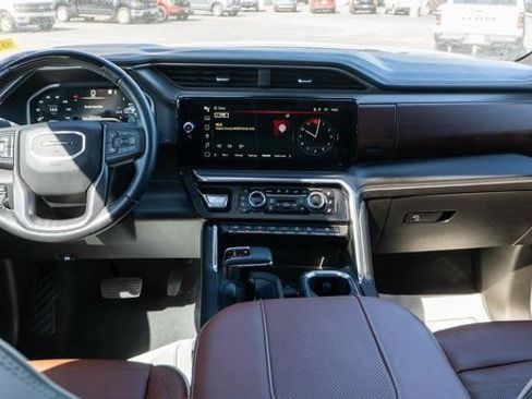 Used 2023 GMC Sierra 1500 Denali Ultimate AWD/4WD image 18