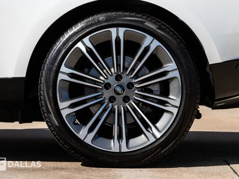 Used 2023 Land Rover Range Rover SE image 9