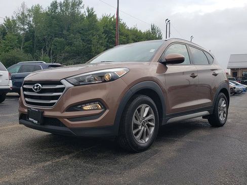 Used 2017 Hyundai Tucson SE w/ SE Popular Package 02 AWD/4WD image 3