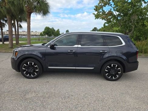 Used 2025 Kia Telluride SX w/ SX Captain's Chair Package FWD image 2