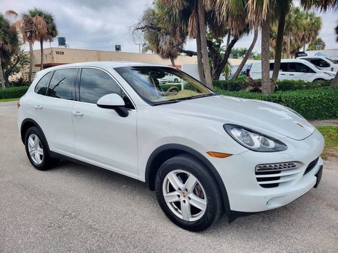 Used 2012 Porsche Cayenne image 3