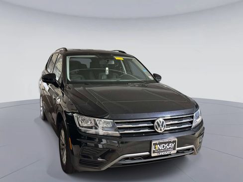 Used 2020 Volkswagen Tiguan S FWD image 3