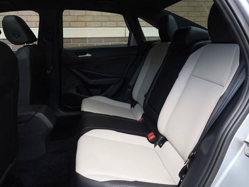 Used 2020 Volkswagen Jetta R-Line FWD image 22