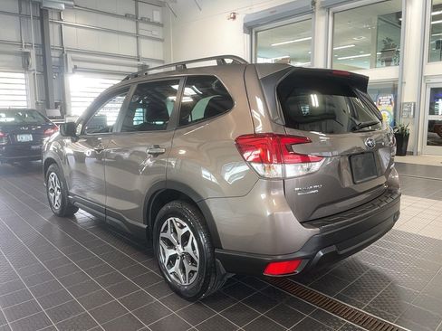 Used 2023 Subaru Forester Premium image 18