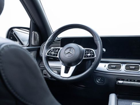 Used 2022 Mercedes-Benz Maybach GLS 600 4MATIC image 33