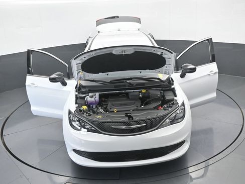 New 2026 Chrysler Voyager LX image 65