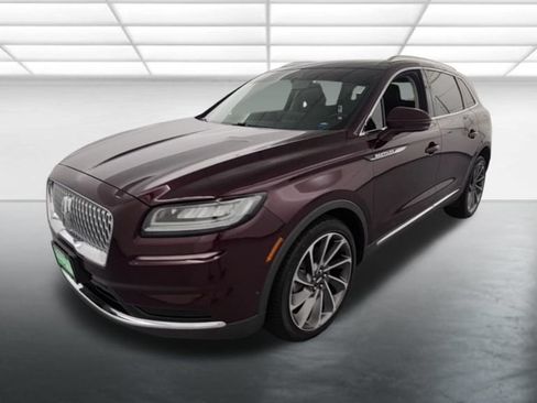 Used 2022 Lincoln Nautilus Reserve AWD/4WD image 2