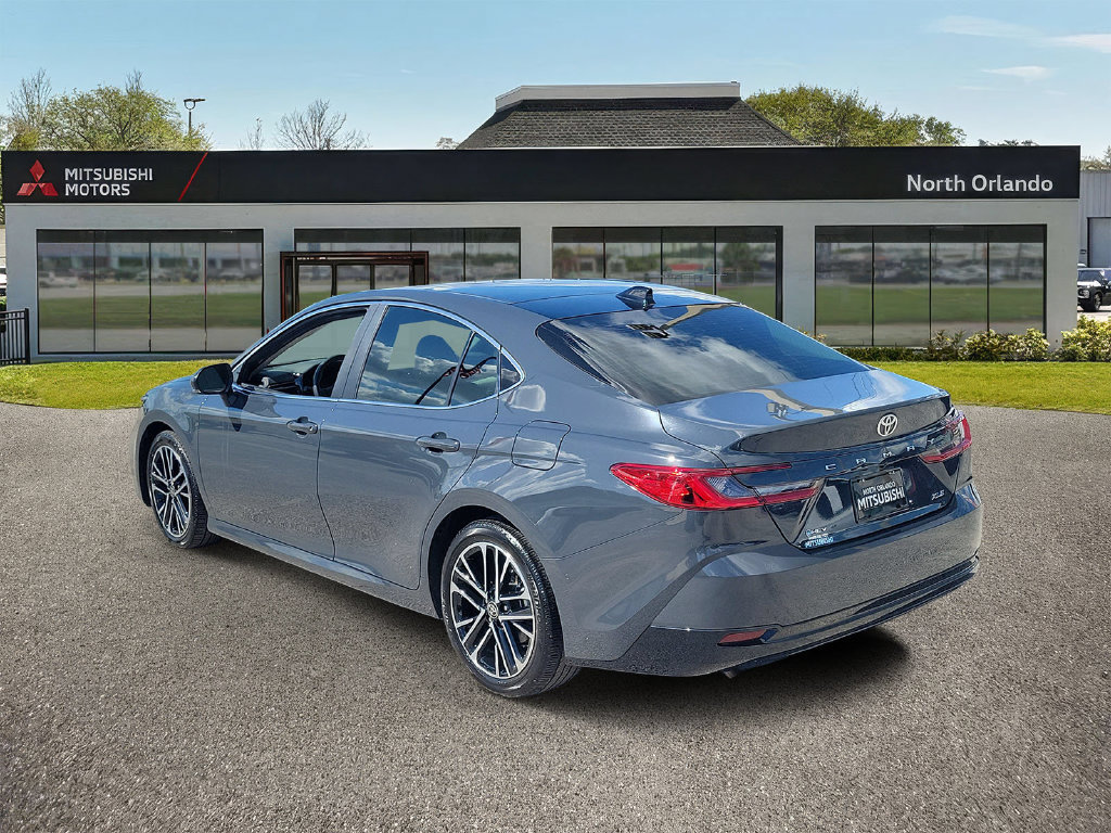 Used 2025 Toyota Camry XLE FWD image 3