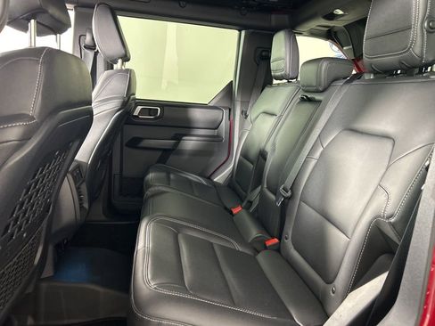 Used 2025 Ford Bronco Badlands image 35