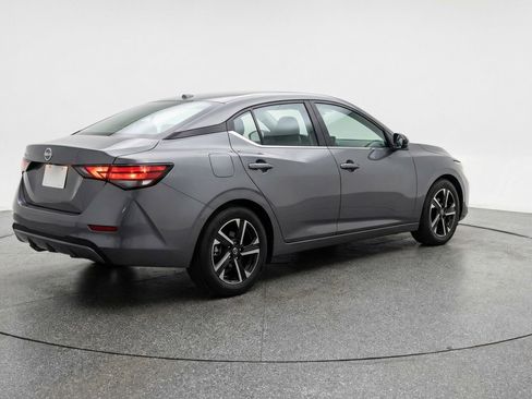 Used 2025 Nissan Sentra SV image 9