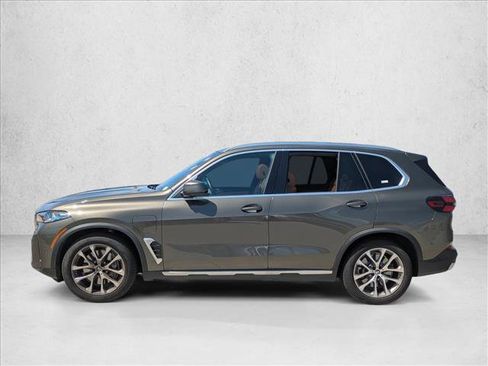 Used 2026 BMW X5 xDrive50e AWD/4WD image 8