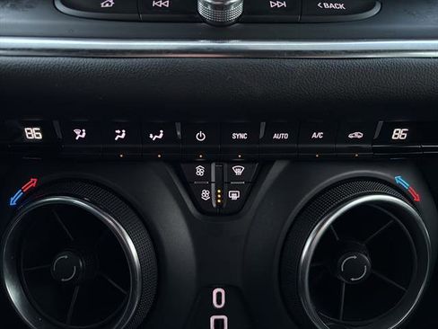 Used 2023 Chevrolet Blazer LT image 22